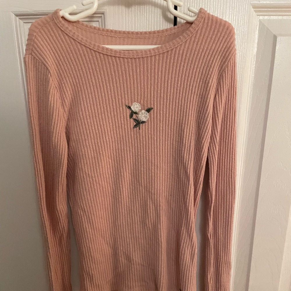 Pink Ribbed Embroidered Hollister Ling Sleeve